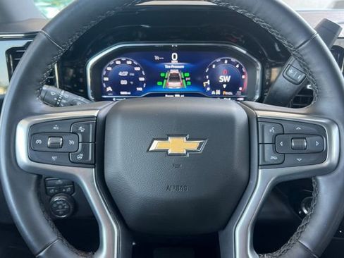 Used 2025 Chevrolet Silverado 2500 LT w/ Convenience Package AWD/4WD image 29