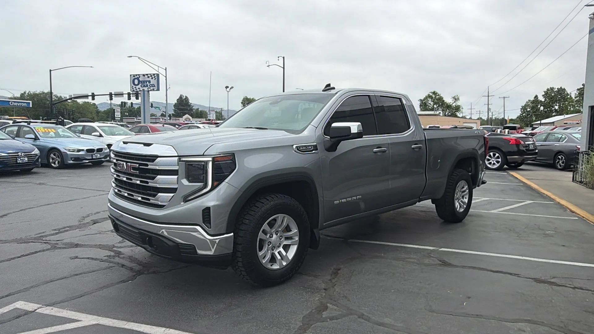 Used 2023 GMC Sierra 1500 SLE w/ Enhanced Capability Package AWD/4WD image 6