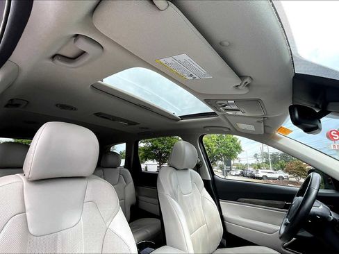 Used 2022 Kia Telluride EX w/ EX Premium Package image 13