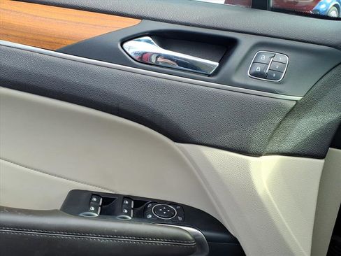 Used 2017 Lincoln MKC Select w/ Lincoln MKC Climate Package image 24