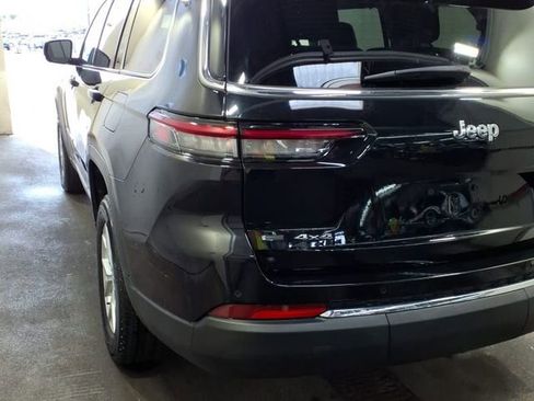 Used 2023 Jeep Grand Cherokee L Limited w/ Luxury Tech Group II AWD/4WD image 3