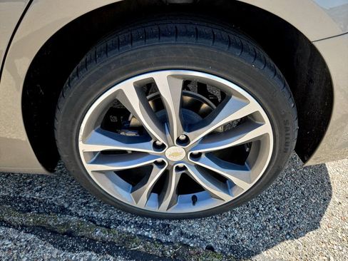 Used 2024 Chevrolet Malibu LT FWD image 32