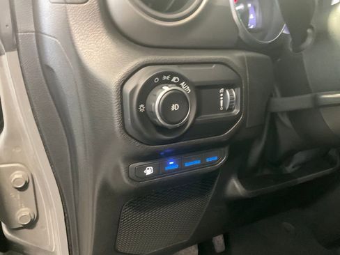 Used 2023 Jeep Wrangler Unlimited image 14