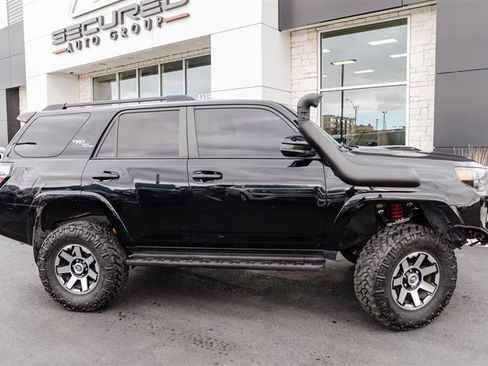 Used 2020 Toyota 4Runner TRD Off-Road image 6