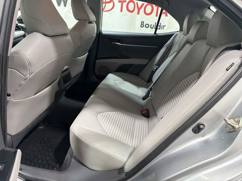 Used 2019 Toyota Camry SE w/ Convenience Package FWD image 20