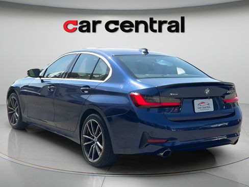 Used 2020 BMW 330i xDrive Sedan w/ Convenience Package AWD/4WD image 3