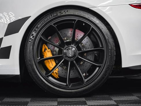 Used 2015 Porsche 911 GT3 RWD image 14