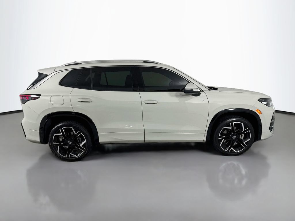 Used 2026 Volkswagen Tiguan SEL R-Line AWD/4WD image 8