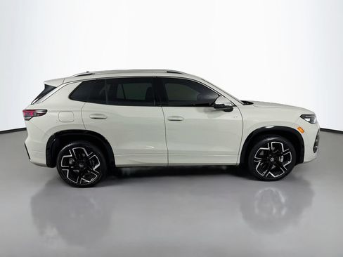 Used 2026 Volkswagen Tiguan SEL R-Line AWD/4WD image 8
