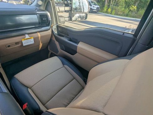 New 2026 Ford F250 Lariat w/ Black Appearance Package image 20