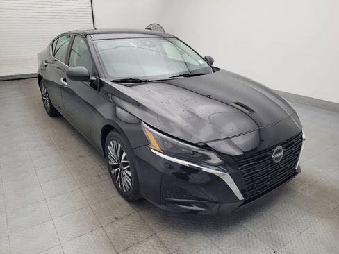 Used 2024 Nissan Altima 2.5 SV image 13