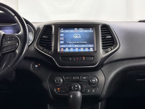 Used 2021 Jeep Cherokee Trailhawk w/ Trailer Tow Group image 32