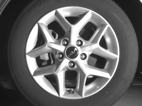 Used 2025 Kia Soul LX w/ LX Technology Package FWD image 12