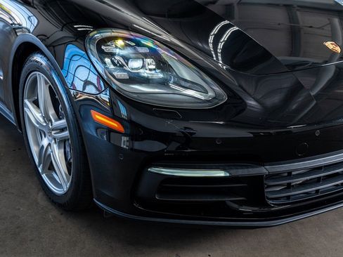 Used 2019 Porsche Panamera image 17