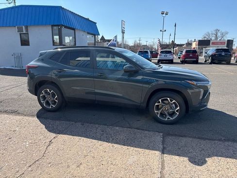 New 2026 Chevrolet Trax LT image 6