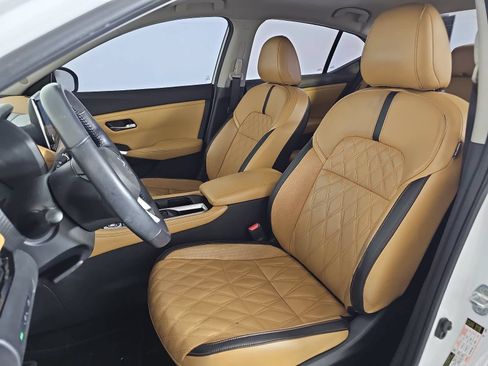 Certified 2020 Nissan Sentra SV w/ SV Premium Package FWD image 11