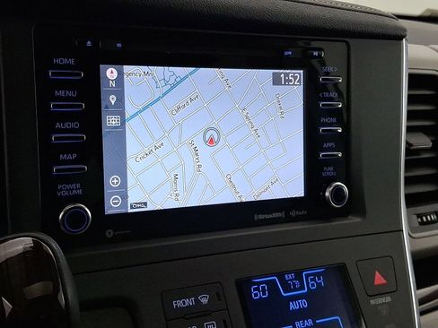 Certified 2019 Toyota Sienna XLE w/ XLE Navigation Package FWD image 6