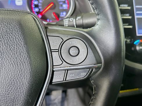 Used 2020 Toyota Camry XSE FWD image 17