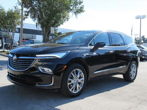 Used 2024 Buick Enclave Essence w/ Experience Buick Package image 3