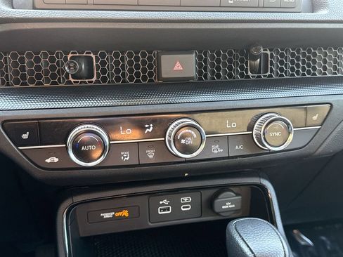 Used 2024 Honda CR-V EX image 17