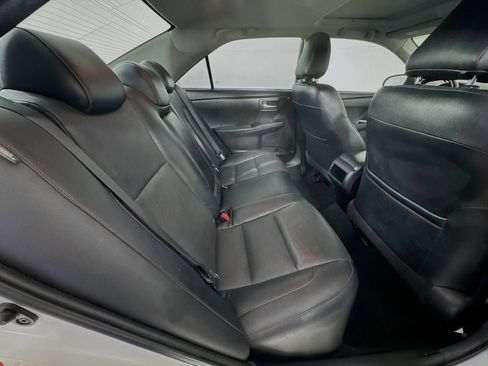 Used 2015 Toyota Camry image 33