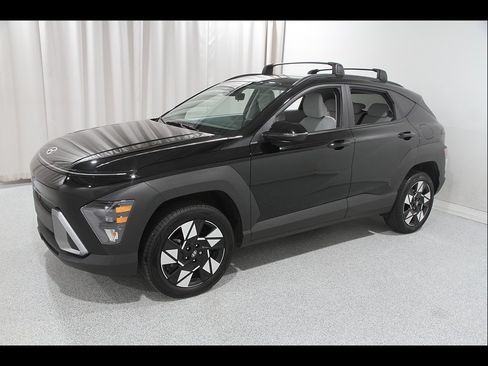 Certified 2025 Hyundai Kona SEL AWD/4WD image 3