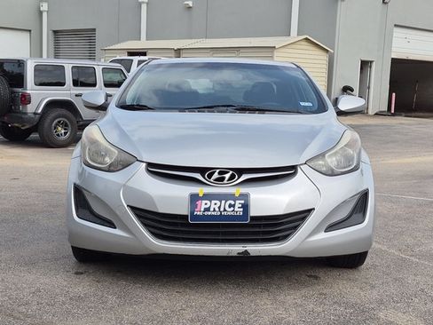 Used 2014 Hyundai Elantra SE FWD image 2