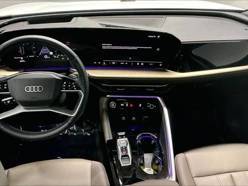 Used 2025 Audi Q5 Premium Plus w/ Premium Plus image 18