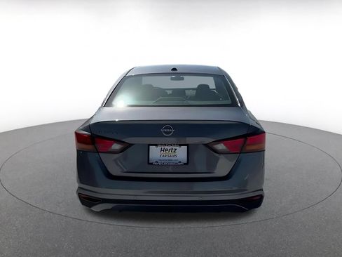 Used 2025 Nissan Altima 2.5 SV FWD image 12
