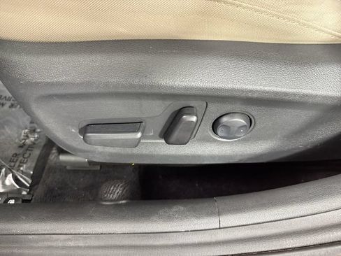 Used 2017 Hyundai Elantra Value Edition w/ Cargo Package FWD image 21