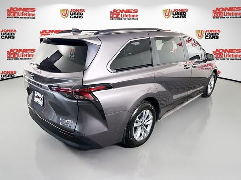 Certified 2024 Toyota Sienna XLE w/ XLE Plus Package AWD/4WD image 19