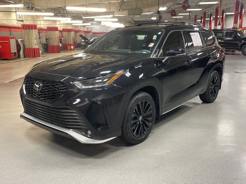Certified 2023 Toyota Highlander XSE image 5