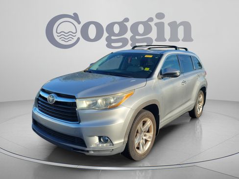 Used 2015 Toyota Highlander Limited Platinum AWD/4WD image 9
