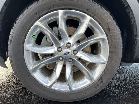 Used 2013 Ford Explorer XLT image 29