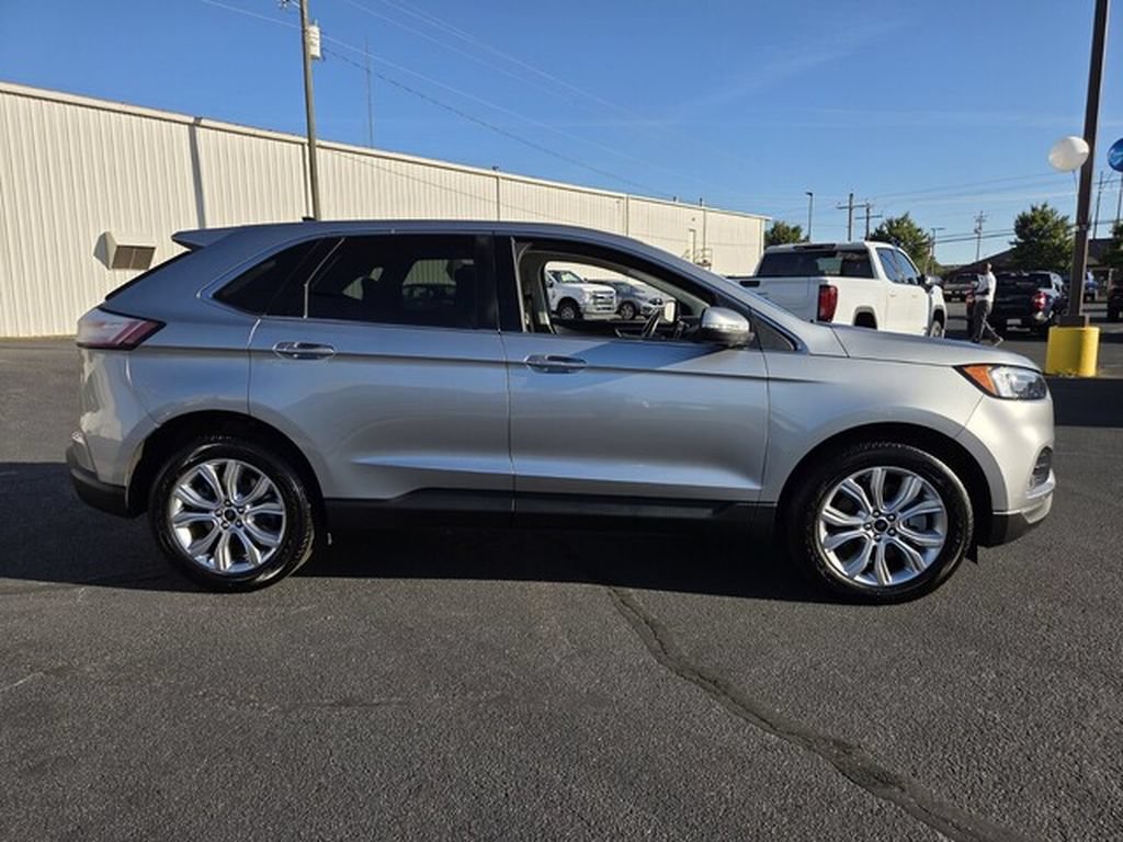 Used 2024 Ford Edge Titanium AWD/4WD image 4