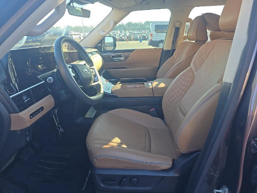 Used 2025 INFINITI QX80 Luxe AWD/4WD image 4
