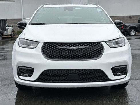 New 2026 Chrysler Pacifica Limited w/ S Appearance Package FWD image 15