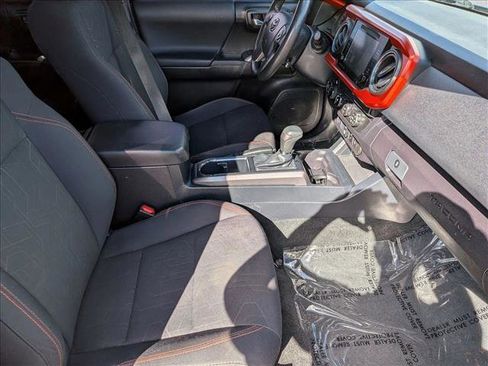 Used 2019 Toyota Tacoma TRD Off-Road image 20
