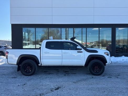 Used 2019 Toyota Tacoma TRD Pro image 2