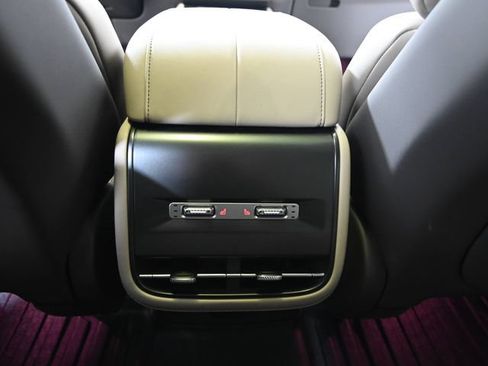 Used 2025 Lincoln Nautilus Reserve AWD/4WD image 31