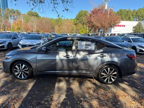 New 2025 Nissan Sentra SV image 4