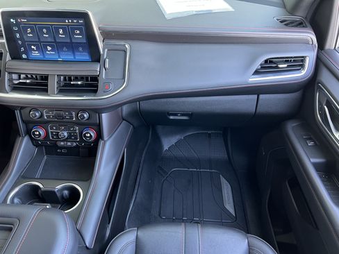 Used 2023 Chevrolet Suburban RST AWD/4WD image 36
