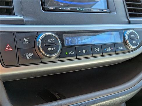 Used 2014 Toyota Highlander XLE image 8