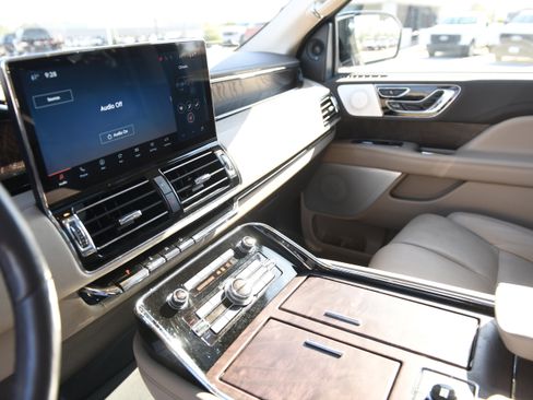 Used 2022 Lincoln Navigator Reserve AWD/4WD image 20