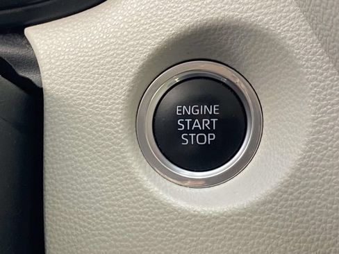 Used 2023 Toyota Corolla Cross LE FWD image 31