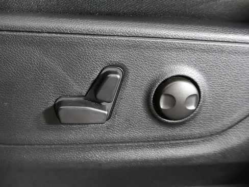 Used 2025 RAM 1500 Big Horn AWD/4WD image 33