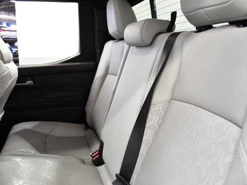 Used 2024 Toyota Tacoma Limited w/ Limited Package (LT) image 19