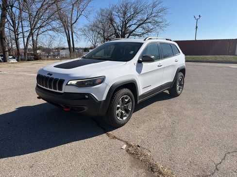 Used 2019 Jeep Cherokee Trailhawk w/ Cold Weather Group image 1