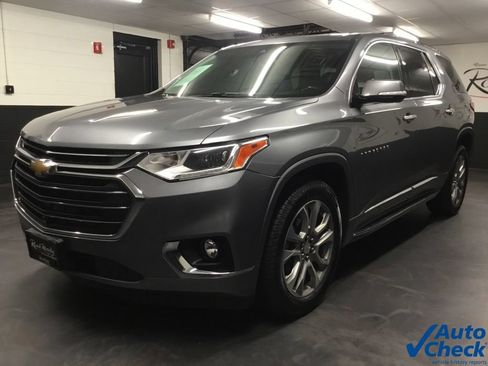 Used 2020 Chevrolet Traverse Premier w/ LPO, 'HIT The Road' Package AWD/4WD image 5