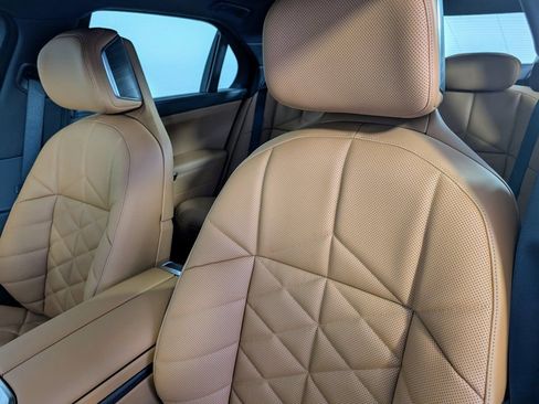 Used 2025 BMW 740i xDrive 740i xDrive image 17